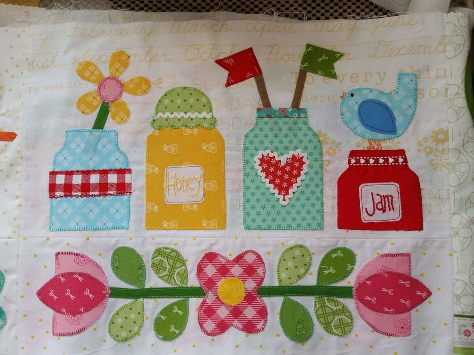 Bee Happy Sew Simple Shapes - Lori Holt for Riley Blake Designs - Bee Happy Quilt Along - RebsFabStash