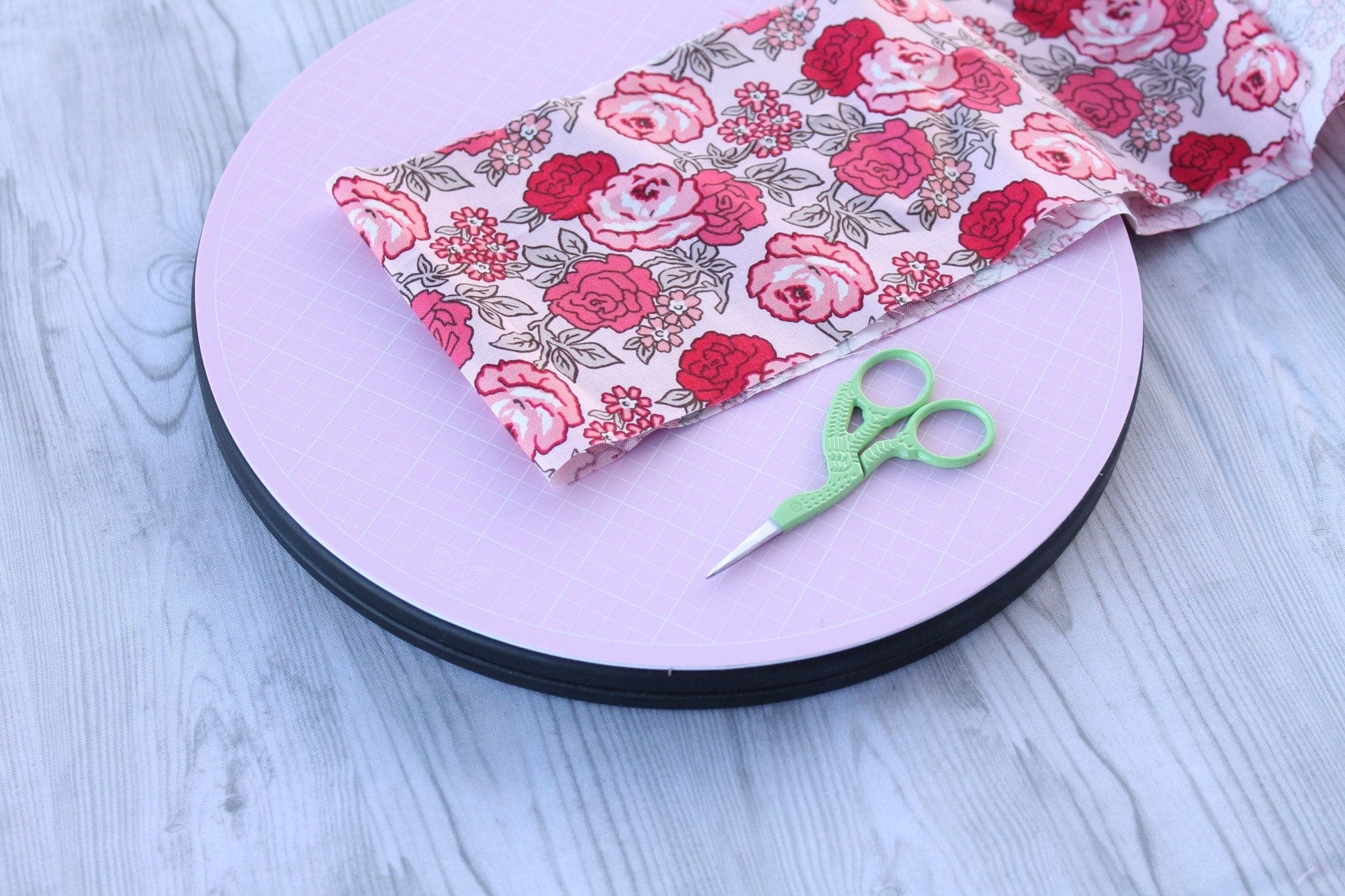 Sue daley designs rotating pink cutting mat small rebsfabstash